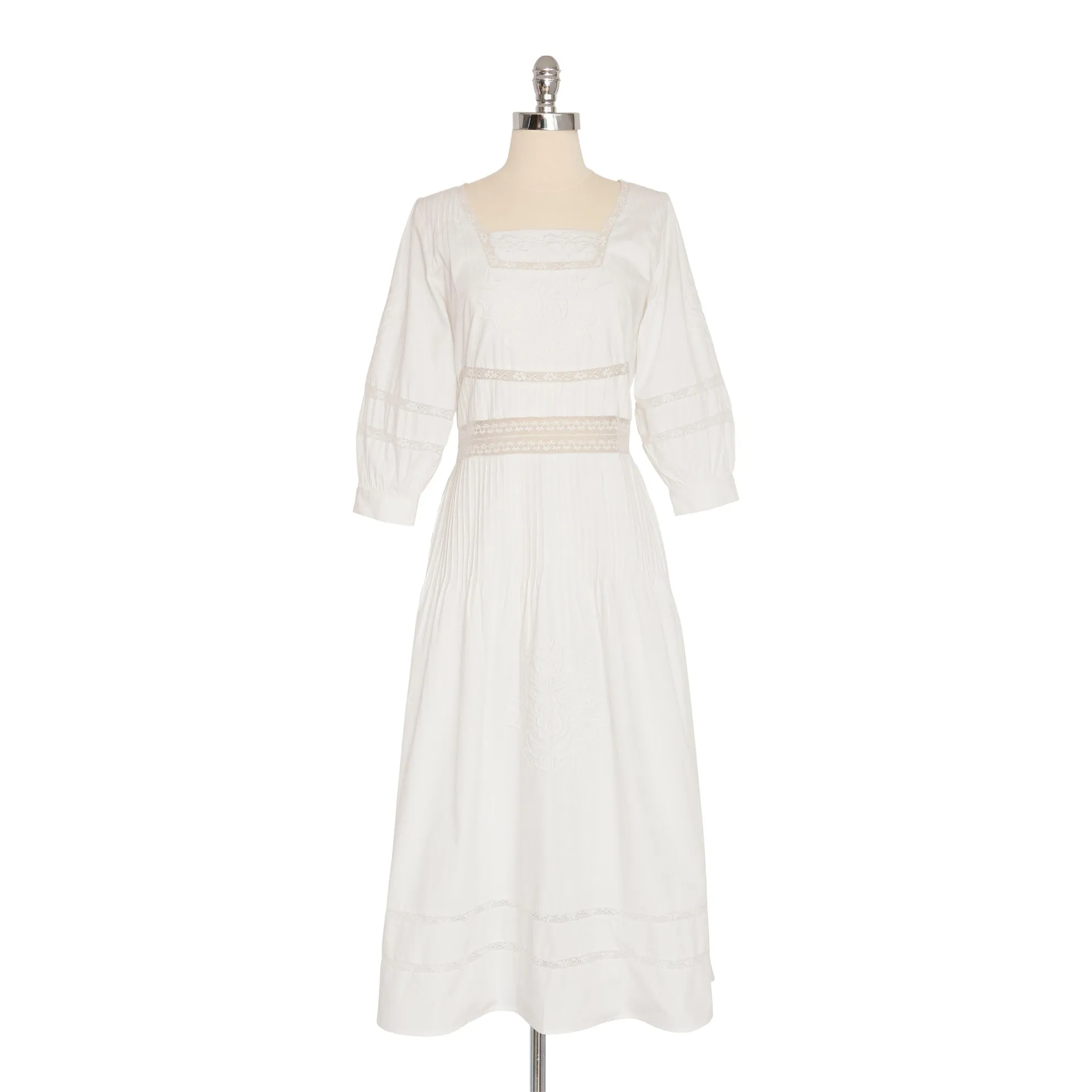Lady Meuxâ€™s Lawn Dress