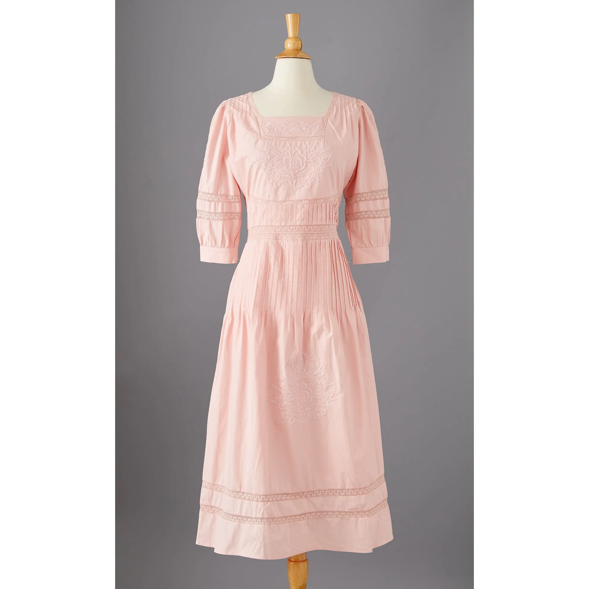 Lady Meuxâ€™s Lawn Dress